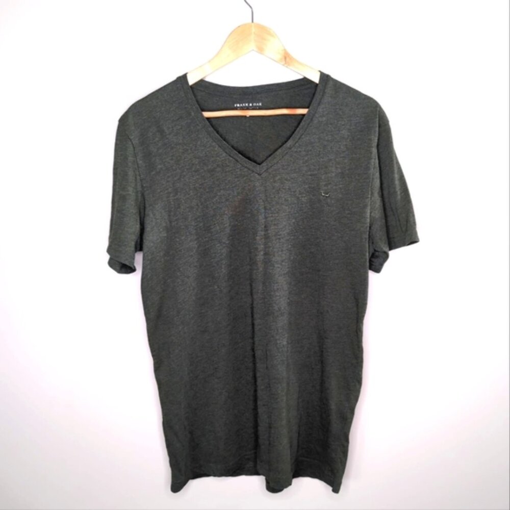 Frank & Oak Classic Preppy Collegiate Old Money Crest V-Neck Shirt XL